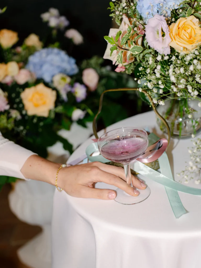 décoration de table pour un mariage thème bridgerton