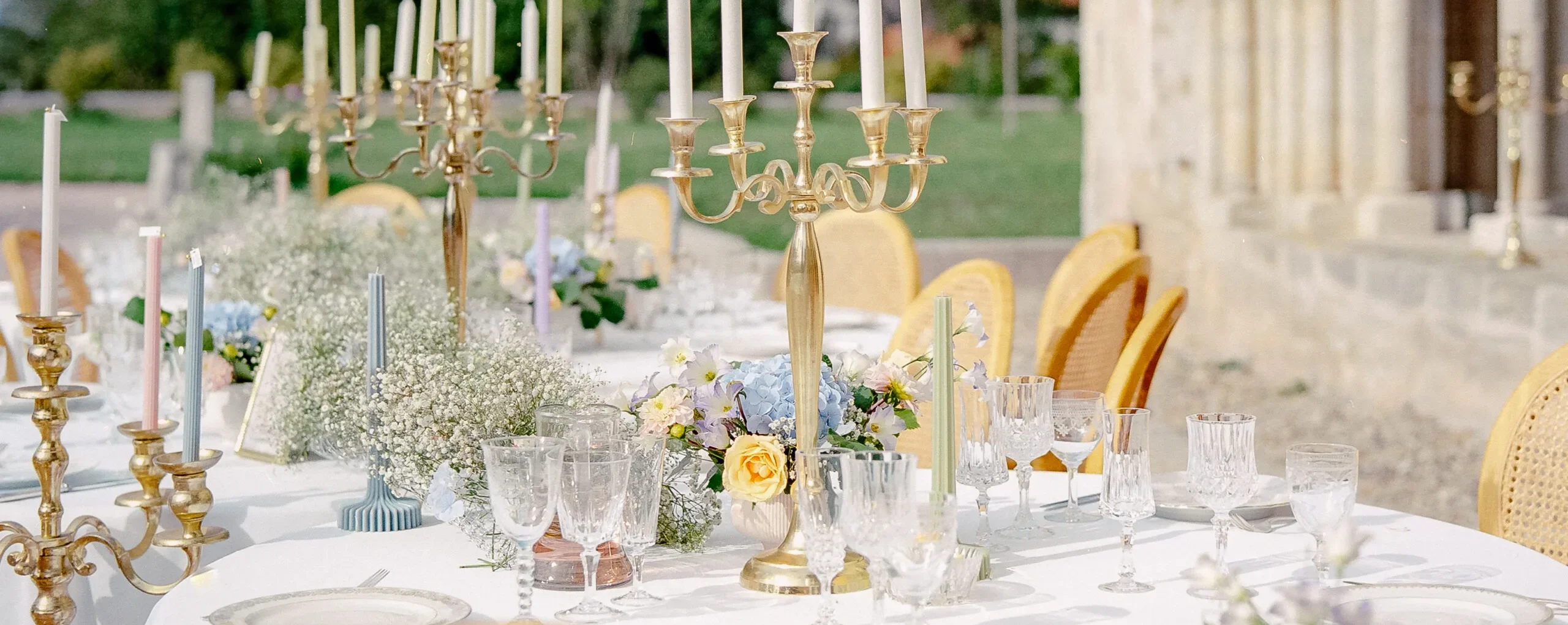Thème Bridgerton, Mariage à l&rsquo;abbaye Saint-Gilbert (Vichy 03 — You You and Me